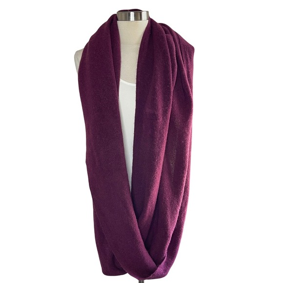 LEVIS Magenta Sweater Infinity Scarf - Picture 2 of 8